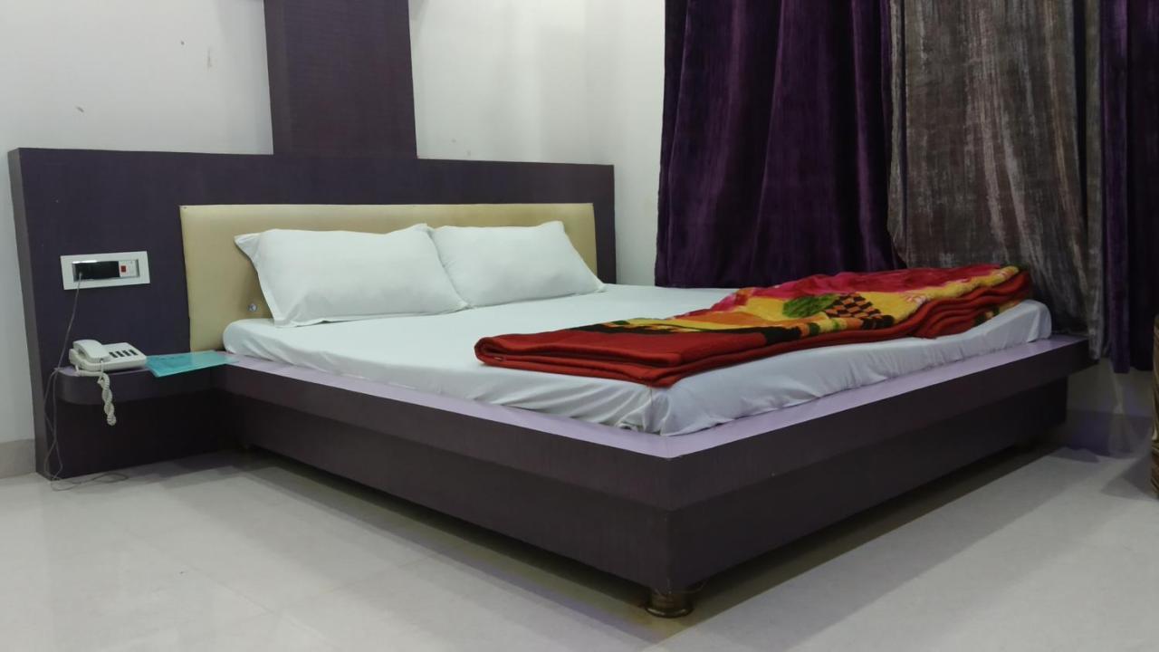 Hotel Nikunj Ashta  Εξωτερικό φωτογραφία