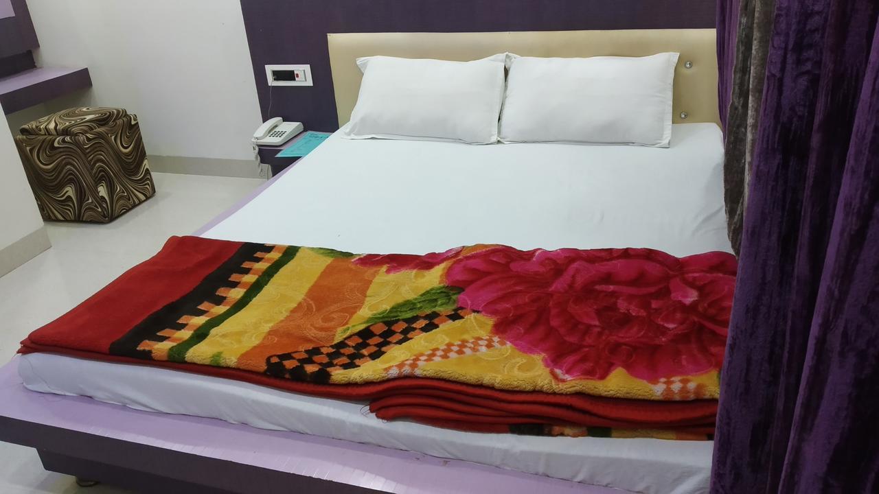Hotel Nikunj Ashta  Εξωτερικό φωτογραφία