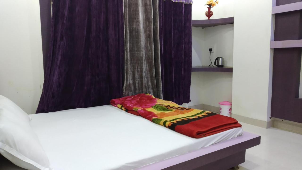 Hotel Nikunj Ashta  Εξωτερικό φωτογραφία